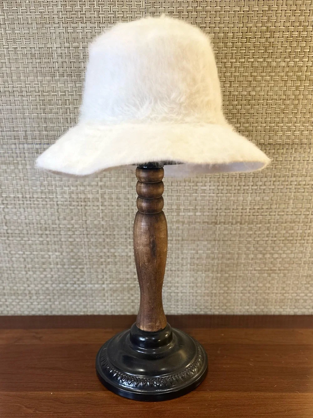 VTG 1980s-90s Kangol Furgora Casual Bucket Hat White Fluffy Angora Blend M